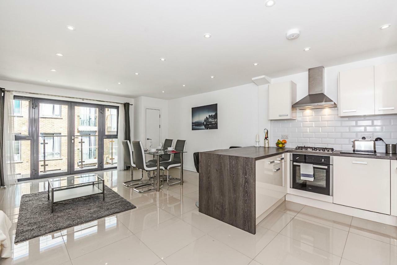 Modern Apartment Canary Wharf London Exterior photo
